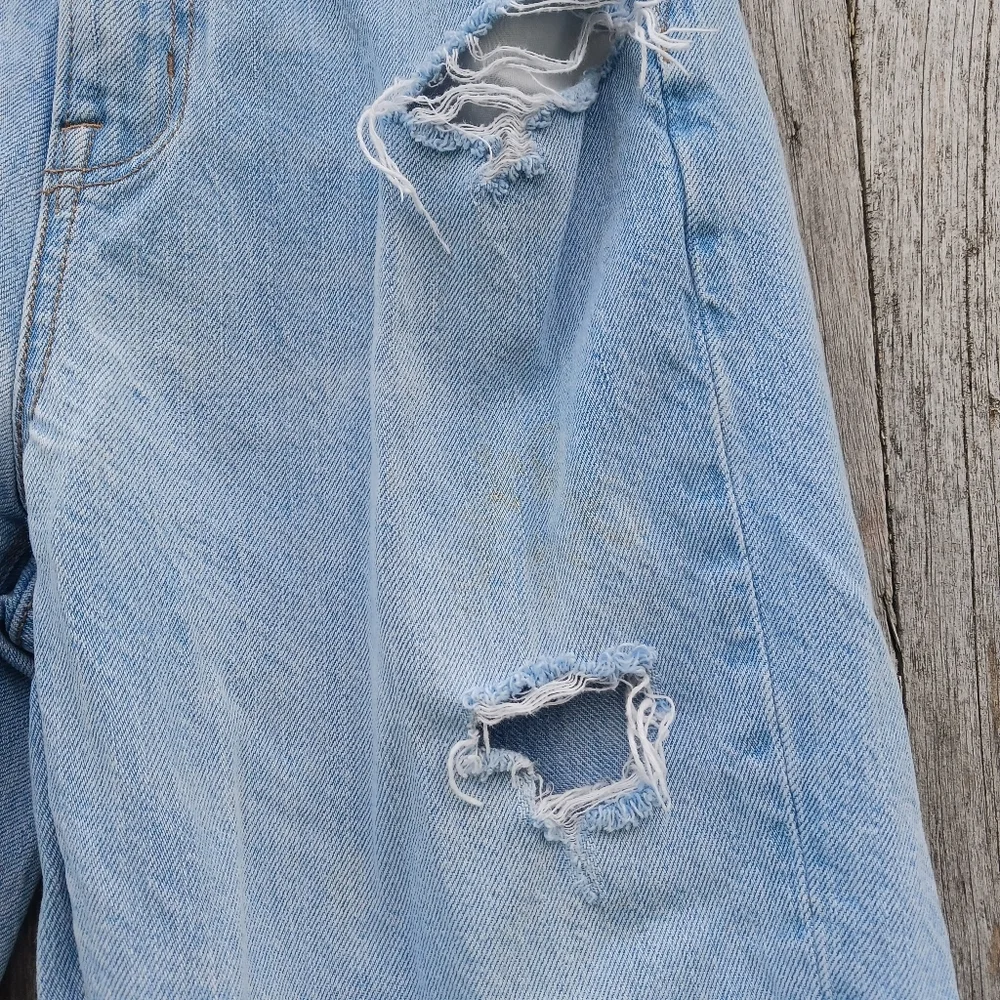 American Eagle Mom‎ Jean Distressed Ripped Womens Sz 0 Regular High Rise  Denim